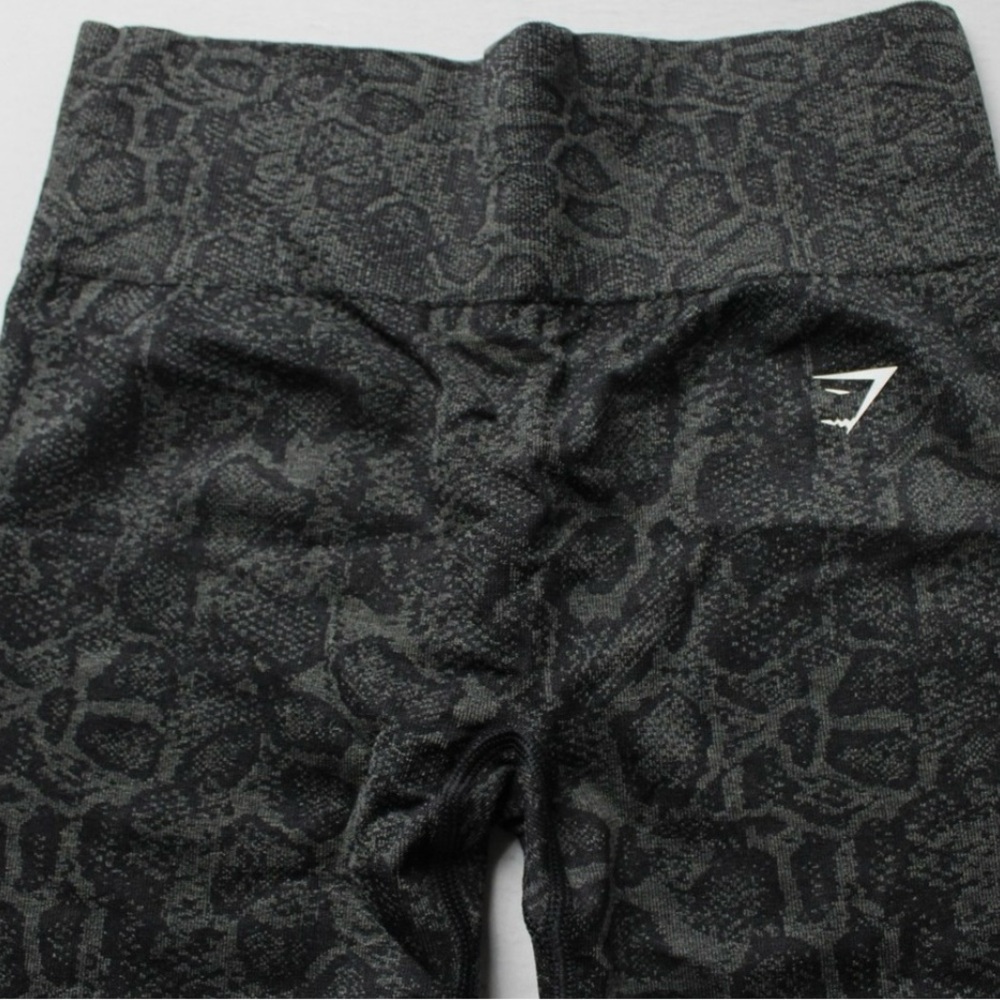 Gymshark Women's Adapt Animal Print Seamless Leggings  Black - Picture 2 of 3